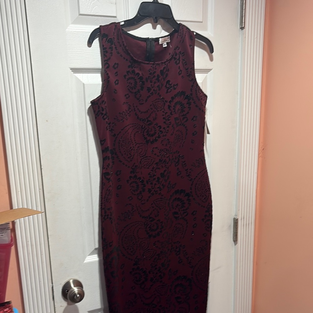 Olivia Matthews Red Sheath Midi Dress Sleeveless Crew Neck